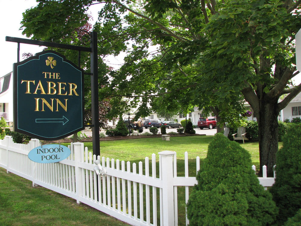 Front Sign - Taber Inne | Mystic, CT